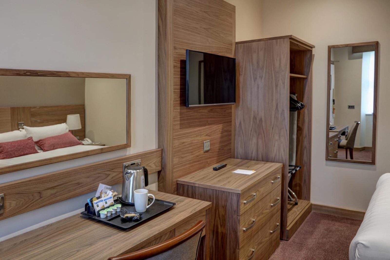 Best Western Kings Manor — photo 3