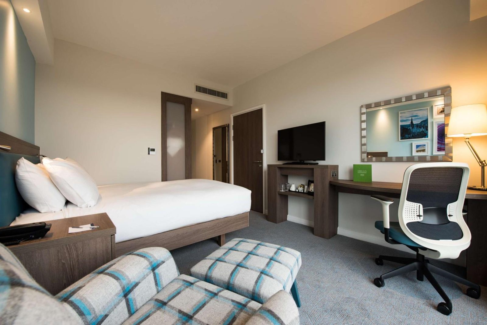 Hampton By Hilton Edinburgh West End — photo 3