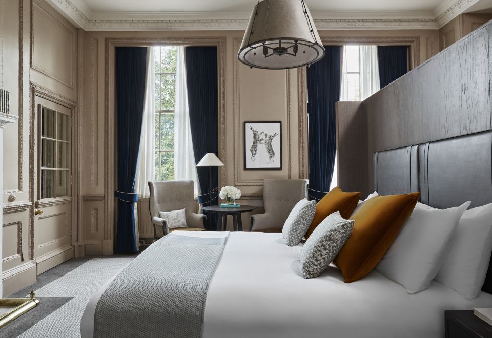 Kimpton Charlotte Square by IHG